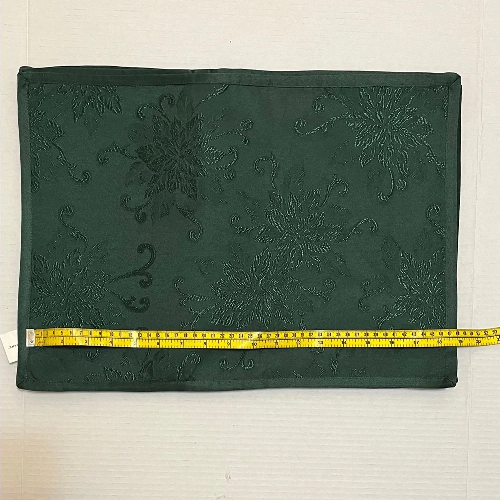 St. Nicholas Square Table Placemats Green Set of 5 Poinsettia Scroll